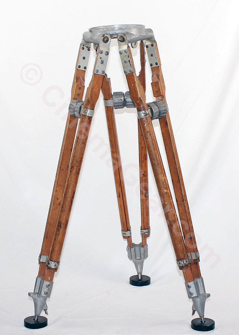 Standard wooden tripod with Mitchell top